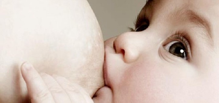 La lactancia materna puede prolongarse hasta los dos años de edad