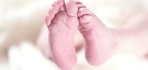 Los recién nacidos pueden contaminarse durante el parto